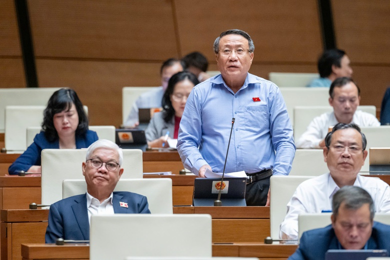 C&ocirc;ng chức mới tuyển dụng d&ugrave; xuất sắc th&igrave; lương cũng chỉ đủ ti&ecirc;u tằn tiện- Ảnh 1.