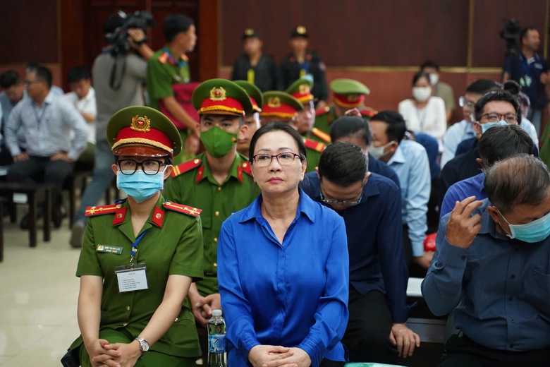 Đại gia Nguyễn Cao Trí vắng mặt tại phiên tòa phúc thẩm vụ Vạn Thịnh Phát giai đoạn 1- Ảnh 2. Đại gia Nguyễn Cao Trí vắng mặt tại phiên tòa phúc thẩm vụ Vạn Thịnh Phát giai đoạn 1- Ảnh 2.