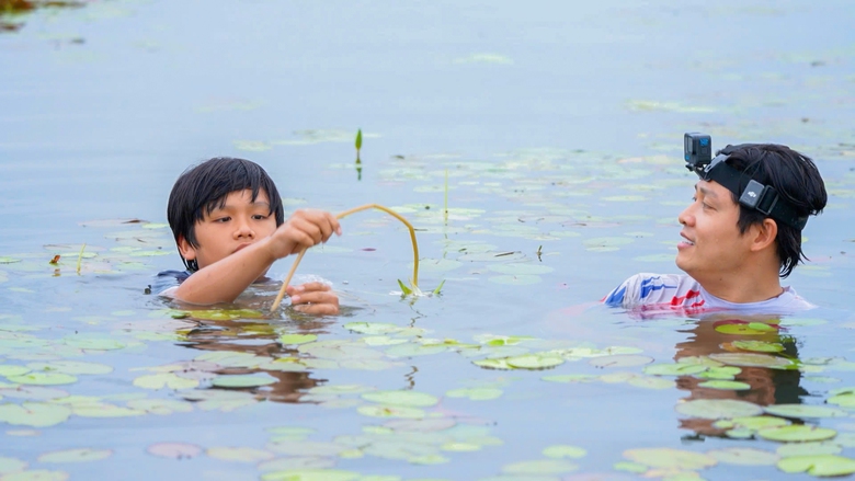 Nhạc sĩ Nguyễn Văn Chung: &ldquo;Chuyến đi với con l&agrave; để b&ugrave; đắp tuổi thơ cho ch&iacute;nh t&ocirc;i&rdquo;- Ảnh 5.