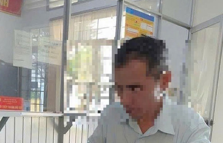 Ph&aacute;t hiện người đ&agrave;n &ocirc;ng kh&ocirc;ng bằng l&aacute;i vẫn h&agrave;nh nghề t&agrave;i xế đưa đ&oacute;n học sinh- Ảnh 2.