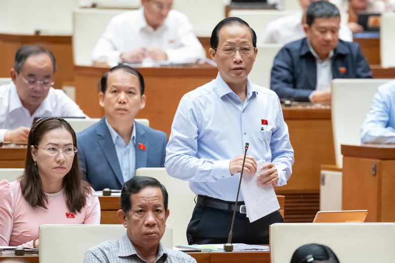 Ph&oacute; thủ tướng: Lương v&agrave; phụ cấp gần như kh&ocirc;ng tiết kiệm được- Ảnh 1.