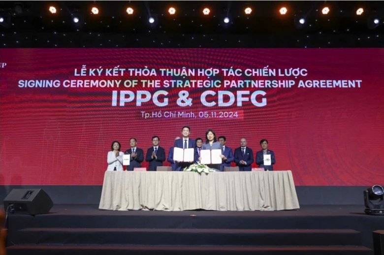 &Ocirc;ng Johnathan Hạnh Nguyễn "bắt tay" với Tập đo&agrave;n miễn thuế Trung Quốc- Ảnh 1.