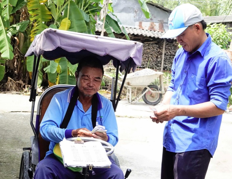 Long An: Thăm hỏi, tặng qu&agrave; 5 gia đ&igrave;nh c&oacute; người th&acirc;n do tai nạn giao th&ocirc;ng- Ảnh 2.