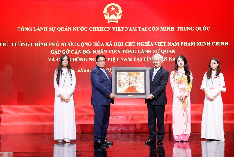 Thủ tướng dự lễ hội văn ho&aacute; - du lịch Việt Nam tại V&acirc;n Nam, Trung Quốc- Ảnh 7.