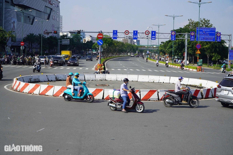V&igrave; sao TP.HCM dỡ v&ograve;ng xuyến tr&ecirc;n đại lộ đẹp nhất nội đ&ocirc;?- Ảnh 2.