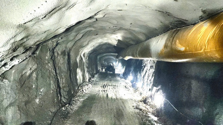 Cận cảnh đ&agrave;o n&uacute;i khoan hầm d&agrave;i nhất cao tốc Bắc - Nam- Ảnh 4.