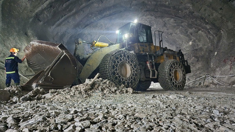 Cận cảnh đ&agrave;o n&uacute;i khoan hầm d&agrave;i nhất cao tốc Bắc - Nam- Ảnh 6.