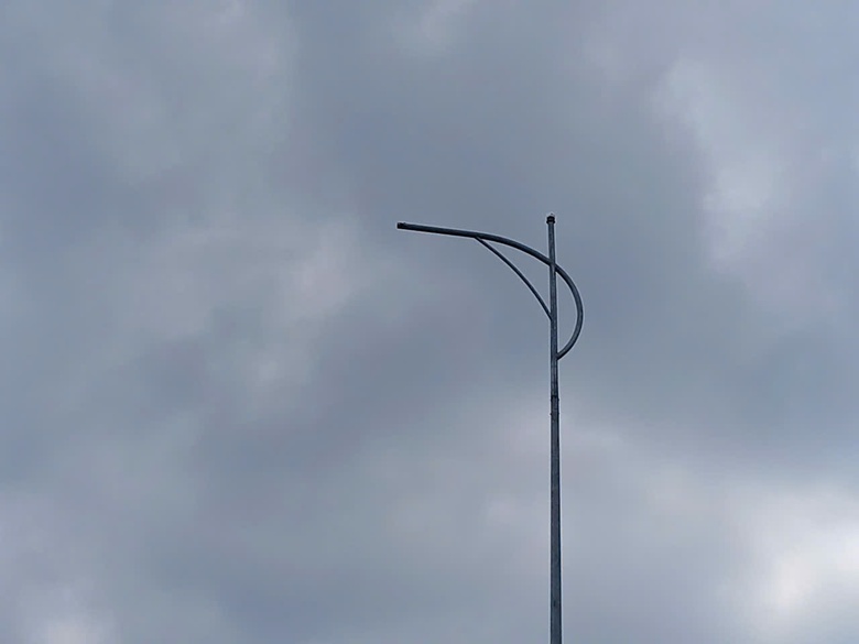 Cần Thơ: Nhiều đ&egrave;n chiếu s&aacute;ng tr&ecirc;n cầu V&agrave;m X&aacute;ng chỉ c&ograve;n trụ- Ảnh 4.