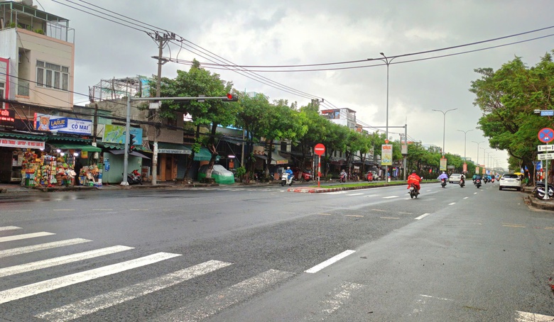 Đà Nẵng cấm xe khách từ 29 chỗ lưu thông trên QL1A trong giờ cao điểm- Ảnh 1. Đà Nẵng cấm xe khách từ 29 chỗ lưu thông trên QL1A trong giờ cao điểm- Ảnh 1.