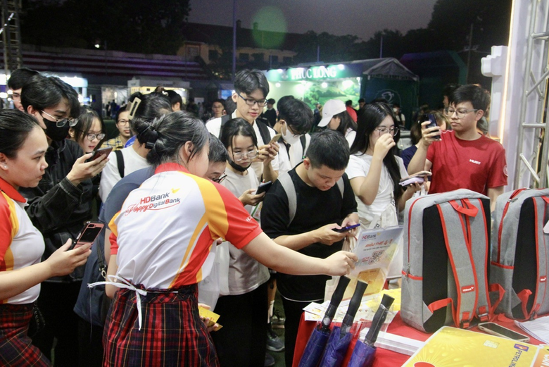 Thẻ HDBank hai năm liền tạo "cơn sốt" tại S&oacute;ng Festival- Ảnh 3.