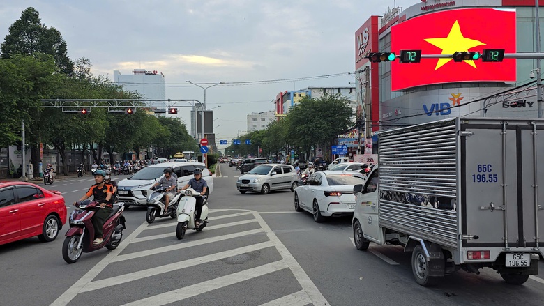 Đ&egrave;n t&iacute;n hiệu ở ng&atilde; năm trung t&acirc;m TP Cần Thơ hoạt động hiệu quả- Ảnh 9.