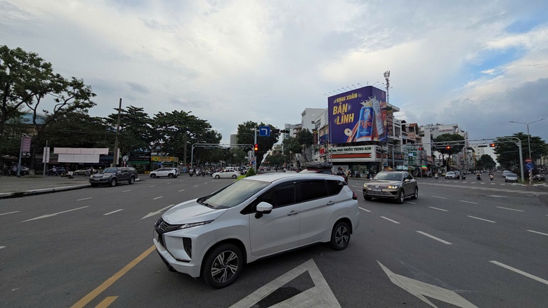 Đ&egrave;n t&iacute;n hiệu ở ng&atilde; năm trung t&acirc;m TP Cần Thơ hoạt động hiệu quả- Ảnh 2.