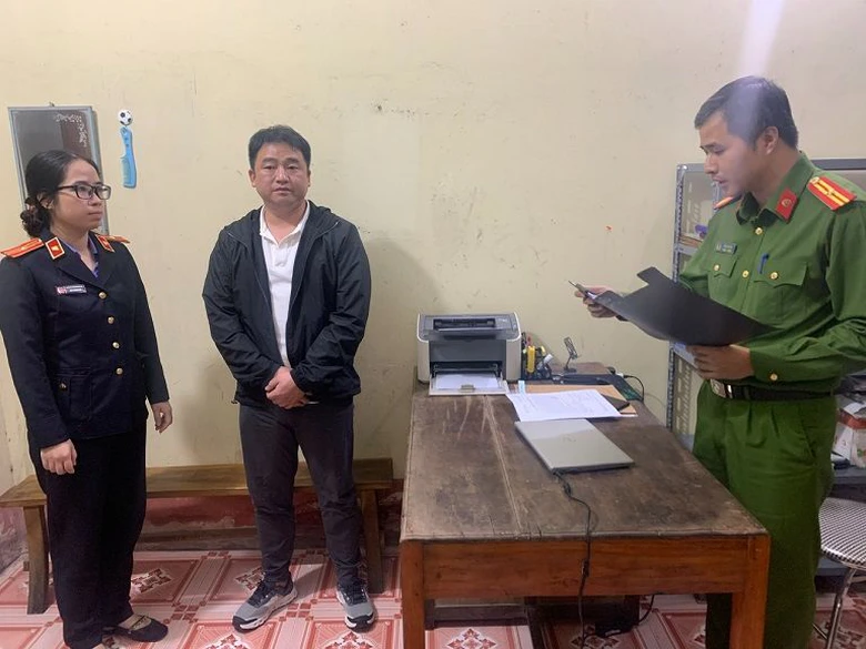 Bắt tạm giam đối tượng quốc tịch Trung Quốc về tội mua b&aacute;n h&oacute;a đơn tr&aacute;i ph&eacute;p
- Ảnh 1.