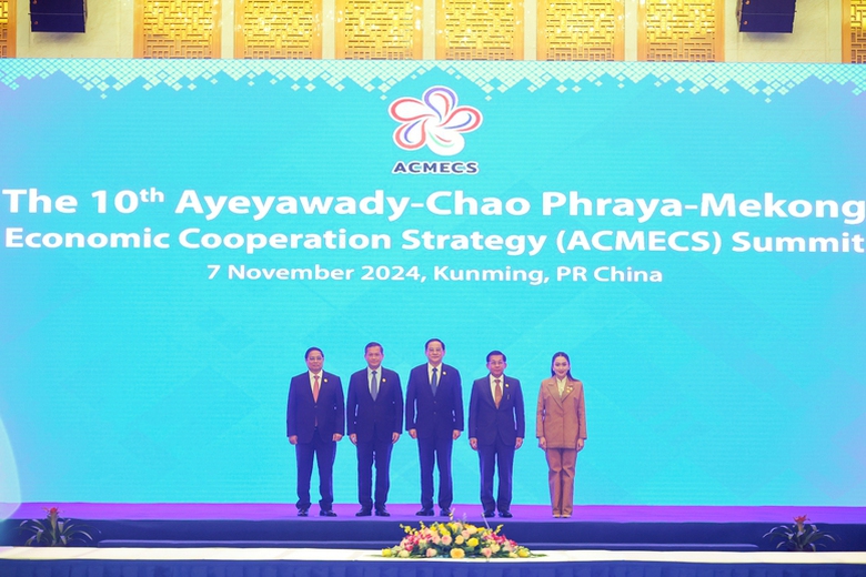 Thủ tướng: Thu h&uacute;t t&agrave;i ch&iacute;nh xanh cho ph&aacute;t triển giao th&ocirc;ng, vận tải &iacute;t ph&aacute;t thải- Ảnh 5.