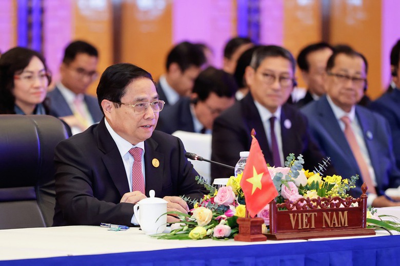 Thủ tướng: Thu h&uacute;t t&agrave;i ch&iacute;nh xanh cho ph&aacute;t triển giao th&ocirc;ng, vận tải &iacute;t ph&aacute;t thải- Ảnh 3.