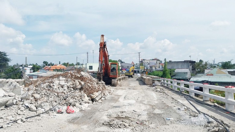 V&igrave; sao nh&agrave; thầu kh&oacute; thi c&ocirc;ng dự &aacute;n n&acirc;ng tĩnh kh&ocirc;ng cầu Sa Đ&eacute;c ở Đồng Th&aacute;p?- Ảnh 3.