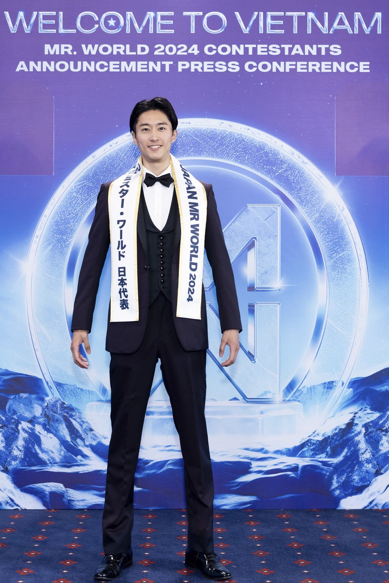 Hơn 60 nam vương ch&iacute;nh thức nhận sash, bảng t&ecirc;n Mr World 2024 tại Việt Nam- Ảnh 4.