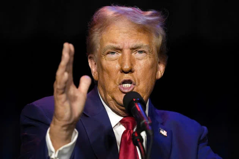 &Ocirc;ng Trump tạm ho&atilde;n tăng thuế đối với Mexico v&agrave; Canada nhưng giữ nguy&ecirc;n với Trung Quốc- Ảnh 1.