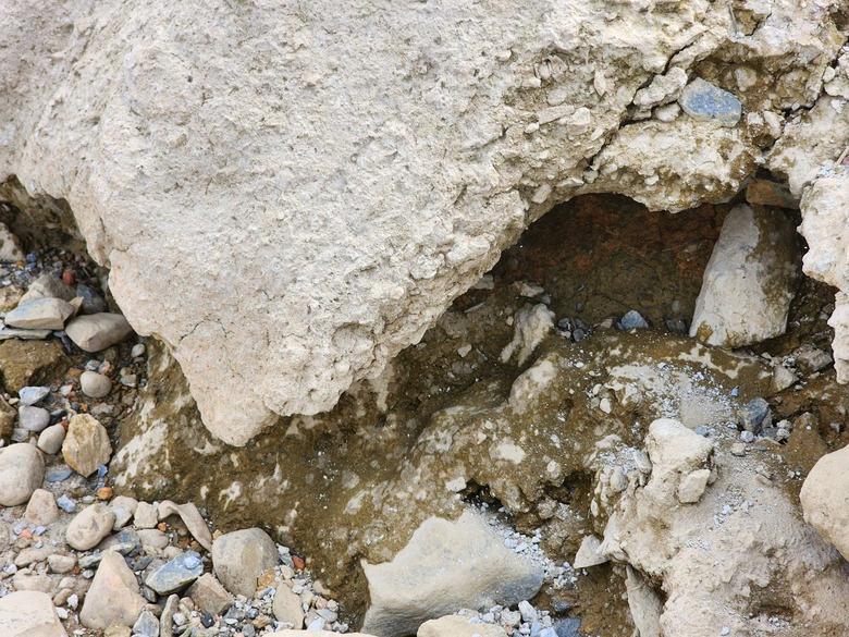 Tuyên Quang: Chất thải xi măng phủ kín bãi bồi ven sông, người dân lo sợ ô nhiễm- Ảnh 8. Tuyên Quang: Chất thải xi măng phủ kín bãi bồi ven sông, người dân lo sợ ô nhiễm- Ảnh 8.