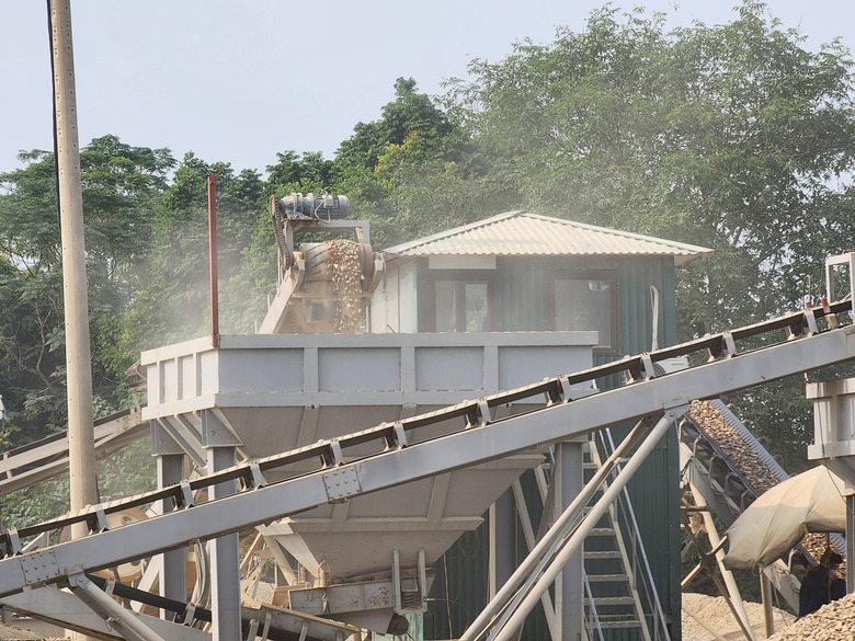 Tuyên Quang: Chất thải xi măng phủ kín bãi bồi ven sông, người dân lo sợ ô nhiễm- Ảnh 10. Tuyên Quang: Chất thải xi măng phủ kín bãi bồi ven sông, người dân lo sợ ô nhiễm- Ảnh 10.