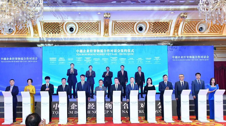 Thủ tướng đề nghị doanh nghiệp đẩy mạnh kết nối kinh tế v&agrave; giao th&ocirc;ng Việt - Trung- Ảnh 3.