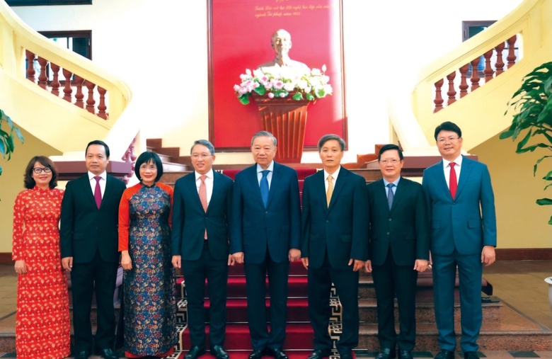 Đổi mới mạnh mẽ x&acirc;y dựng v&agrave; thi h&agrave;nh ph&aacute;p luật để đất nước vững bước v&agrave;o kỷ nguy&ecirc;n mới- Ảnh 1.