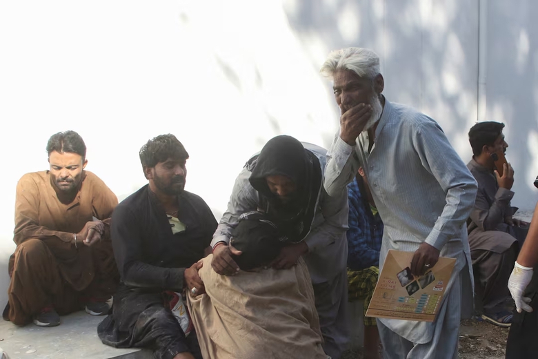 Pakistan: Đ&aacute;nh bom ga t&agrave;u, &iacute;t nhất 24 người thiệt mạng- Ảnh 8.