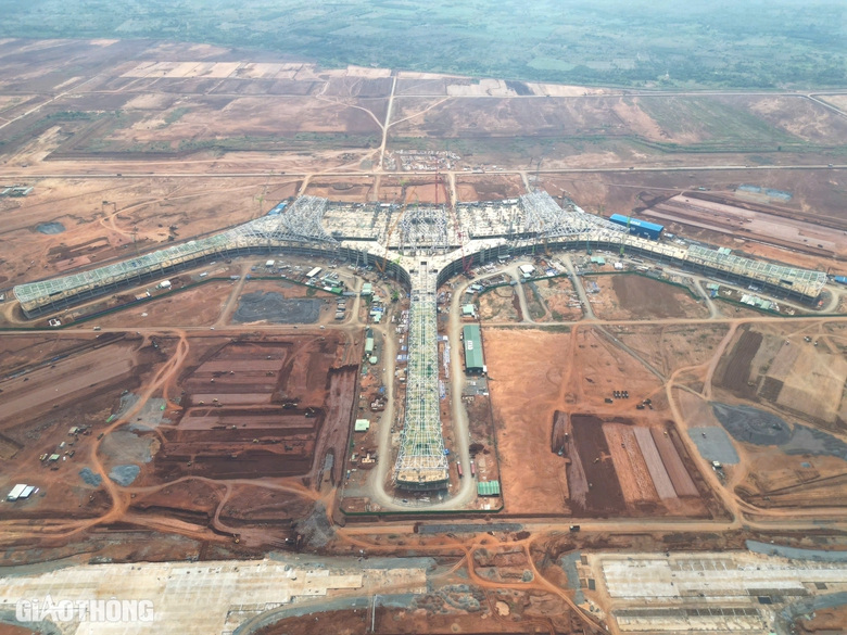 Bộ trưởng GTVT: Dốc to&agrave;n lực để cuối năm 2025 ho&agrave;n th&agrave;nh s&acirc;n bay Long Th&agrave;nh- Ảnh 2.