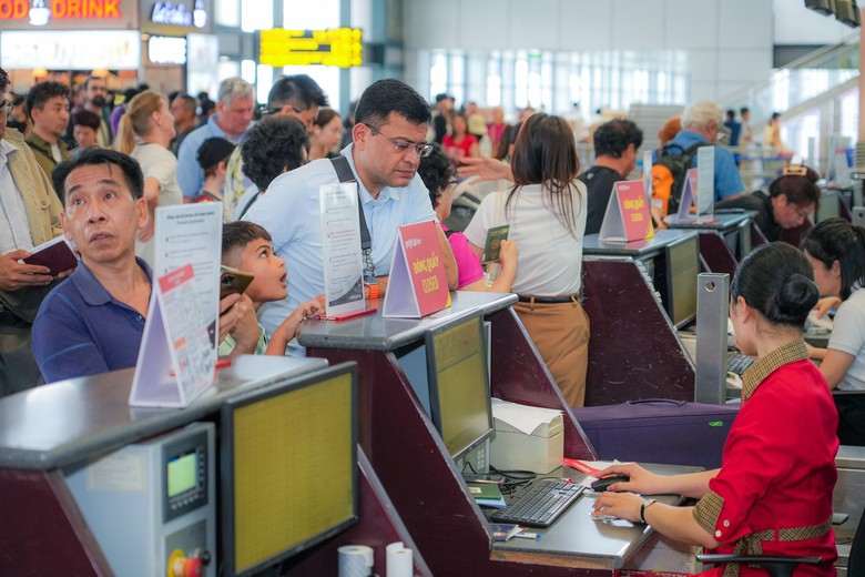 Nhiều chặng bay dịp tết Nguy&ecirc;n đ&aacute;n đ&atilde; k&iacute;n chỗ- Ảnh 1.