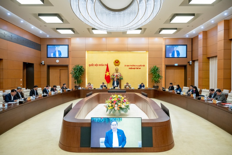 Chủ tịch Quốc hội: Kh&ocirc;ng bu&ocirc;ng xu&ocirc;i, ỷ lại trong qu&aacute; tr&igrave;nh tinh gọn bộ m&aacute;y- Ảnh 2.