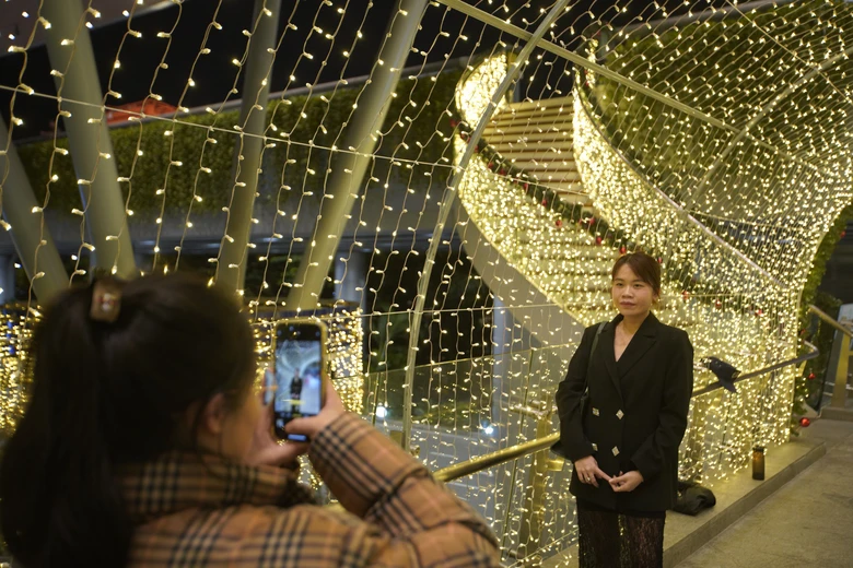 Nh&agrave; ga h&agrave;nh kh&aacute;ch quốc tế Đ&agrave; Nẵng lung linh trước thềm Gi&aacute;ng sinh- Ảnh 6.