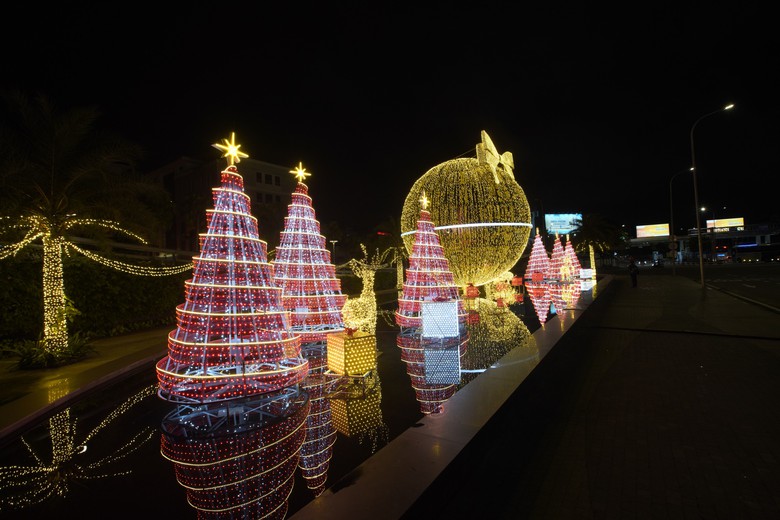 Nh&agrave; ga h&agrave;nh kh&aacute;ch quốc tế Đ&agrave; Nẵng lung linh trước thềm Gi&aacute;ng sinh- Ảnh 8.