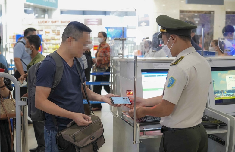 Nợ thuế bao nhi&ecirc;u mới cấm xuất cảnh?- Ảnh 1.