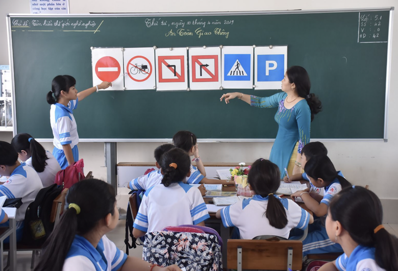 Từ 2025, học sinh buộc phải học kỹ năng l&aacute;i xe an to&agrave;n để được điều khiển xe gắn m&aacute;y- Ảnh 1.