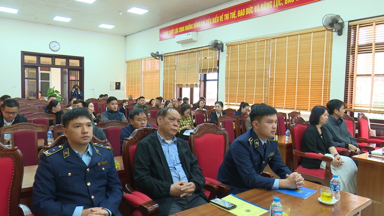 Ngành Quản lý thị trường đẩy mạnh tuyên truyền trong lĩnh vực thương mại điện tử- Ảnh 1. Ngành Quản lý thị trường đẩy mạnh tuyên truyền trong lĩnh vực thương mại điện tử- Ảnh 1.