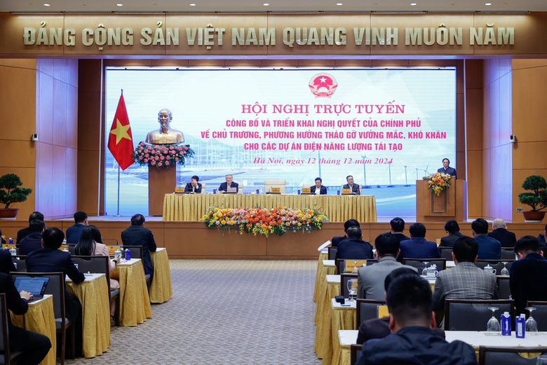 Thủ tướng: Nghi&ecirc;m cấm ti&ecirc;u cực, tham nhũng trong xử l&yacute; vướng mắc c&aacute;c dự &aacute;n điện t&aacute;i tạo- Ảnh 2.