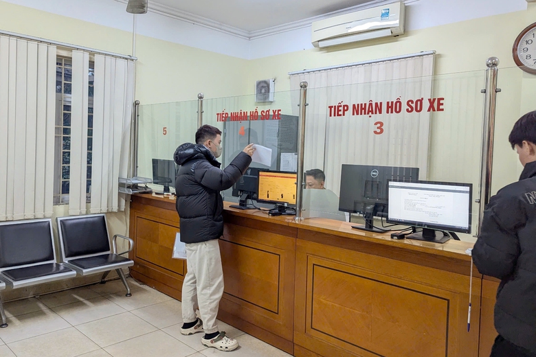 Từ 2025, bỏ quy định chủ xe phải đổi đăng k&yacute;, biển số khi chuyển cư tr&uacute; tỉnh kh&aacute;c- Ảnh 1.