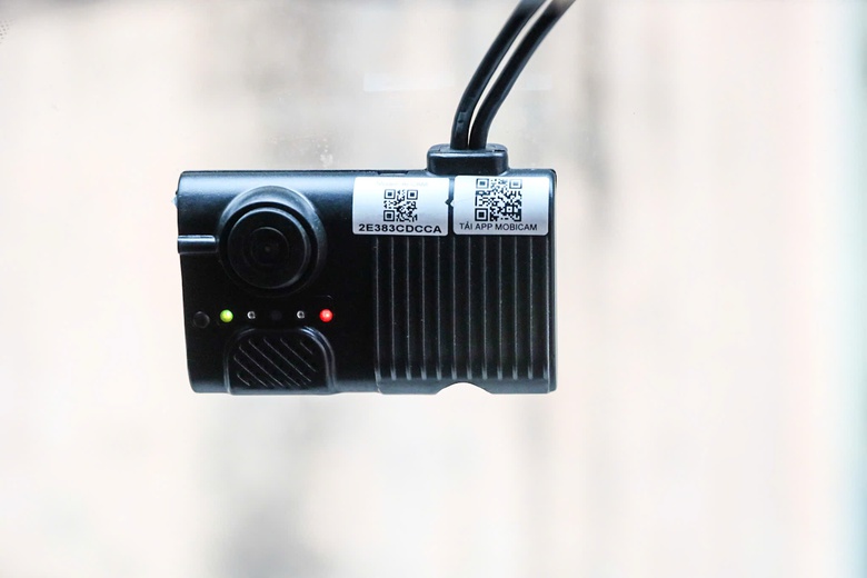 CSGT v&agrave;o bến tr&iacute;ch xuất camera h&agrave;nh tr&igrave;nh xử phạt t&agrave;i xế xe kh&aacute;ch vi phạm- Ảnh 2.
