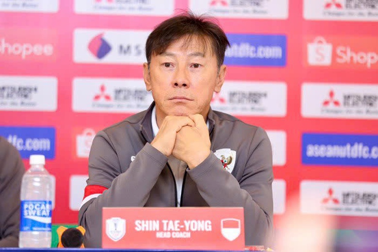 Thua đau tuyển Việt Nam, HLV Indonesia đ&ograve;i đổi luật AFF Cup- Ảnh 1.