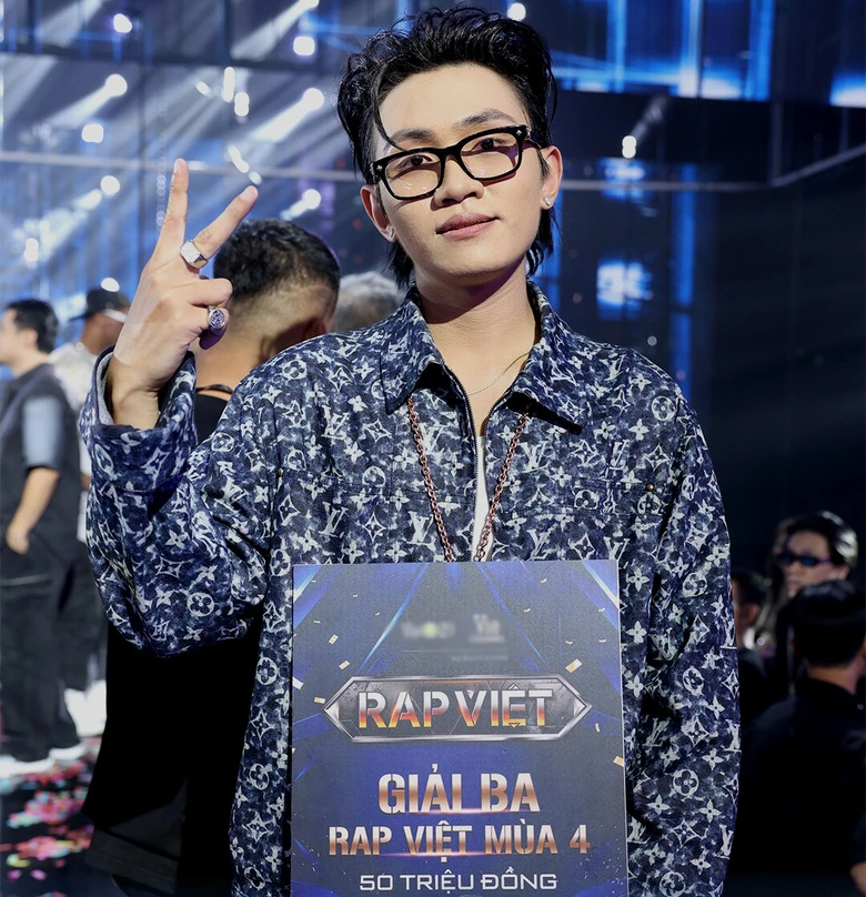 Quán quân Rap Việt mùa 4 Hustlang Robber nhận bao nhiêu tiền thưởng?- Ảnh 3. Quán quân Rap Việt mùa 4 Hustlang Robber nhận bao nhiêu tiền thưởng?- Ảnh 3.