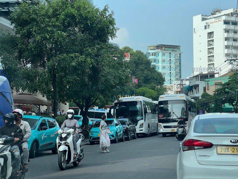 Xe du lịch trên 29 chỗ bị cấm vào trung tâm Nha Trang: Ngành du lịch Khánh Hòa nói gì?- Ảnh 3. Xe du lịch trên 29 chỗ bị cấm vào trung tâm Nha Trang: Ngành du lịch Khánh Hòa nói gì?- Ảnh 3.