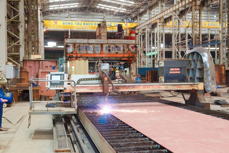 Đóng tàu Bạch Đằng khởi công đóng mới 3 tàu hàng 6.600 tấn- Ảnh 2. Đóng tàu Bạch Đằng khởi công đóng mới 3 tàu hàng 6.600 tấn- Ảnh 2.