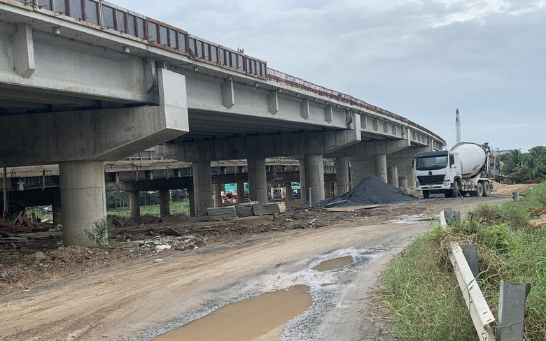 Vướng mặt bằng, dự &aacute;n n&acirc;ng cao tĩnh kh&ocirc;ng 11 cầu khu vực ph&iacute;a Nam gặp kh&oacute;