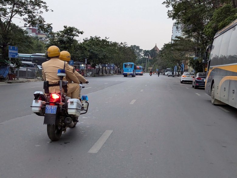 Hơn 200 t&agrave;i xế ở H&agrave; Nội vi phạm nồng độ cồn bị giữ xe ng&agrave;y đầu cao điểm Tết- Ảnh 1.