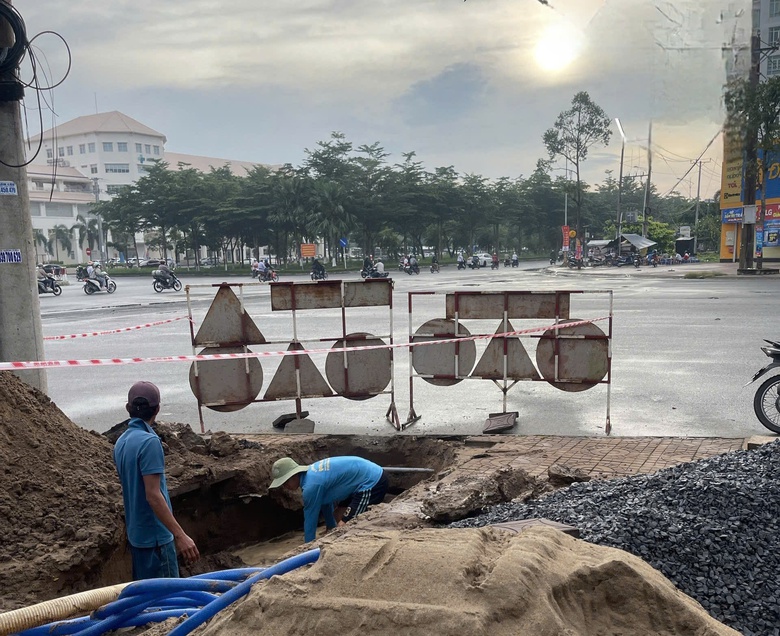 Cần Thơ: Lắp đ&egrave;n t&iacute;n hiệu x&oacute;a mất an to&agrave;n giao th&ocirc;ng 2 n&uacute;t giao- Ảnh 1.