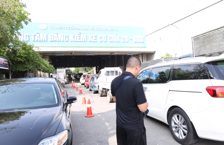 Từ 2025 cơ sở đăng kiểm mới phải c&aacute;ch trường học, bệnh viện tối thiểu 50m- Ảnh 1.