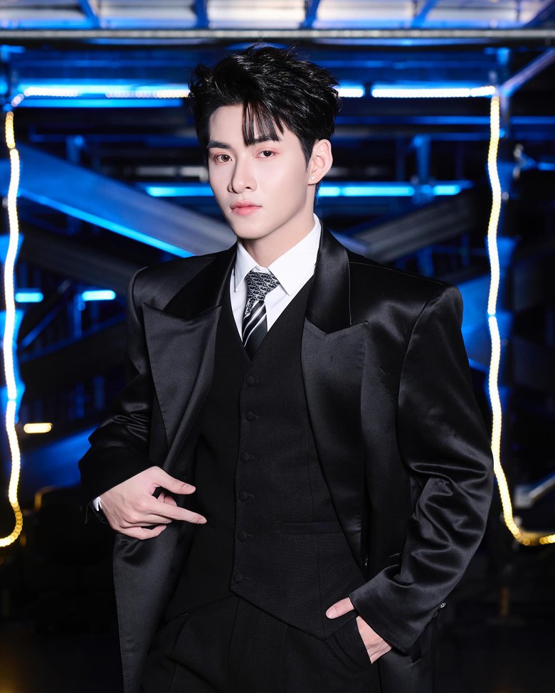 Hùng Huỳnh "Anh trai say hi" xin lỗi sau nghi án đạo MV của Jungkook BTS- Ảnh 1. Hùng Huỳnh "Anh trai say hi" xin lỗi sau nghi án đạo MV của Jungkook BTS- Ảnh 1.