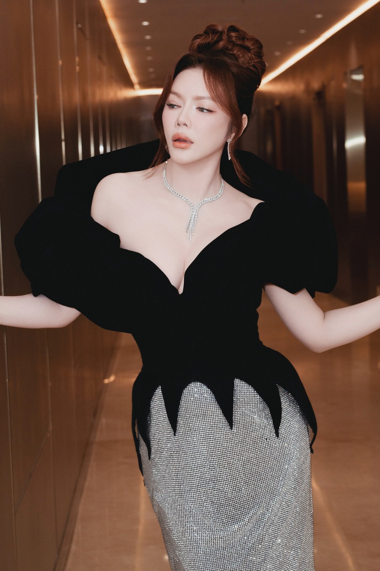 "Ph&uacute; b&agrave;" L&yacute; Nh&atilde; Kỳ d&aacute;t kim cương 3 tỷ đồng đi sự kiện- Ảnh 5.