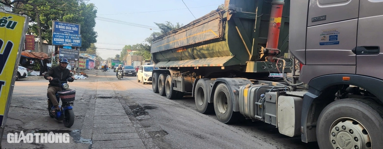 Nam sinh tử vong do TNGT khi đi viếng bạn c&ugrave;ng lớp ở Th&aacute;i Nguy&ecirc;n: Nước mắt người ở lại- Ảnh 1.