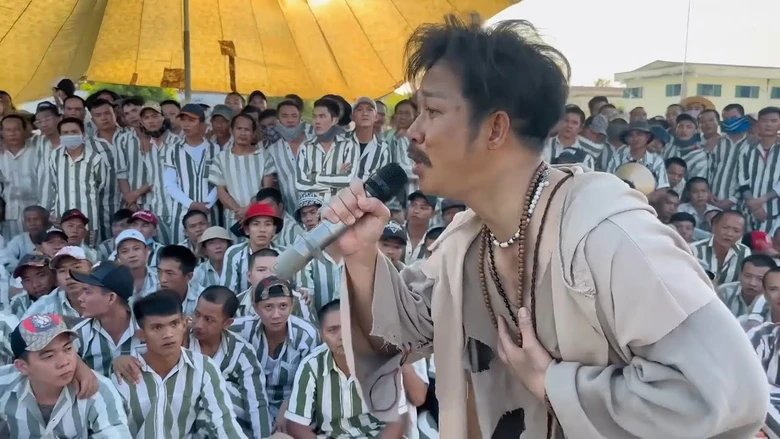 Ca sĩ Qu&aacute;ch Tuấn Du: "Muốn v&agrave;o trại giam h&aacute;t phải đủ uy t&iacute;n, đời tư sạch sẽ"- Ảnh 3.